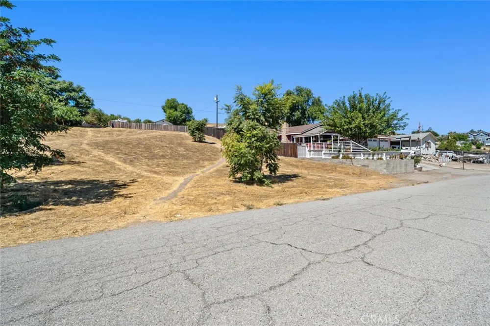 965 L Street San Miguel, CA 93451
