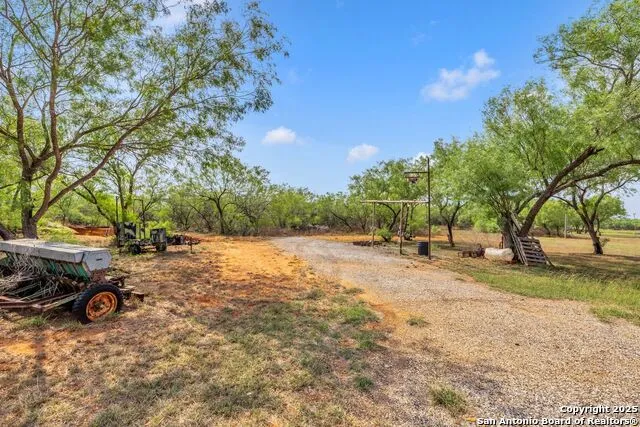 2654 Matthews Ranch Road Dilley, TX 78017