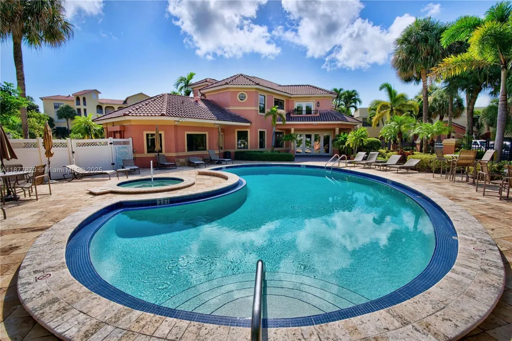 600 Uno Lago Dr #302 Juno Beach, FL 33408