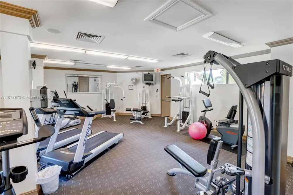 600 Uno Lago Dr #302 Juno Beach, FL 33408