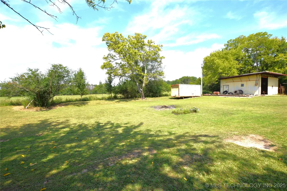 319 E Oak Street Stilwell, OK 74960