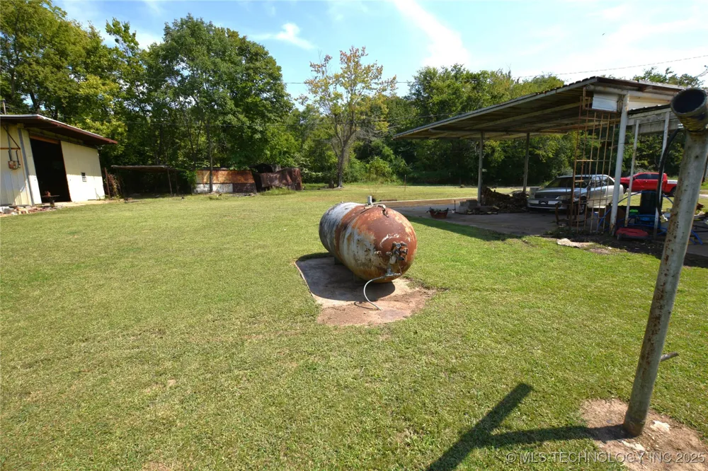 319 E Oak Street Stilwell, OK 74960