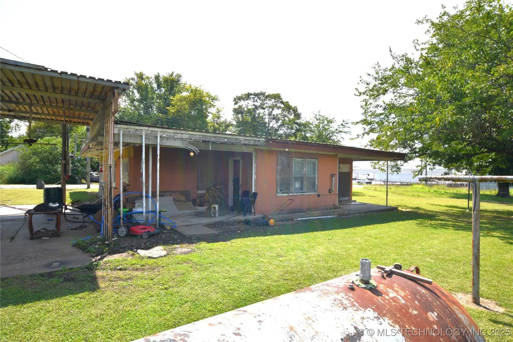 319 E Oak Street Stilwell, OK 74960