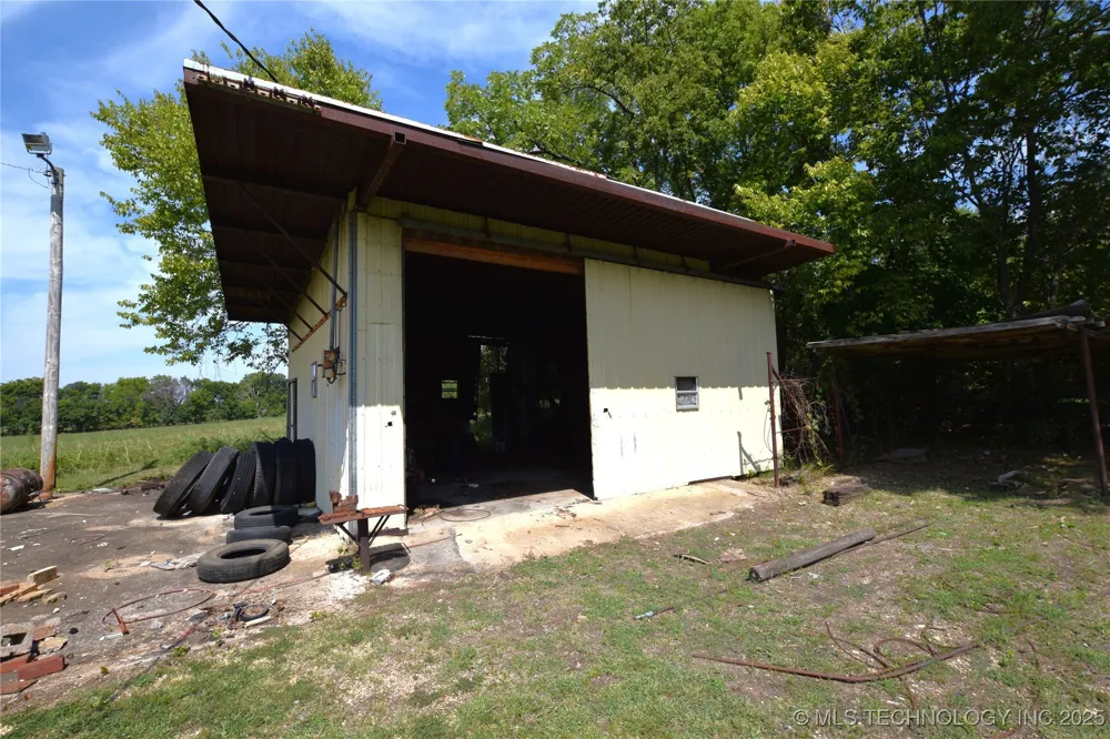319 E Oak Street Stilwell, OK 74960