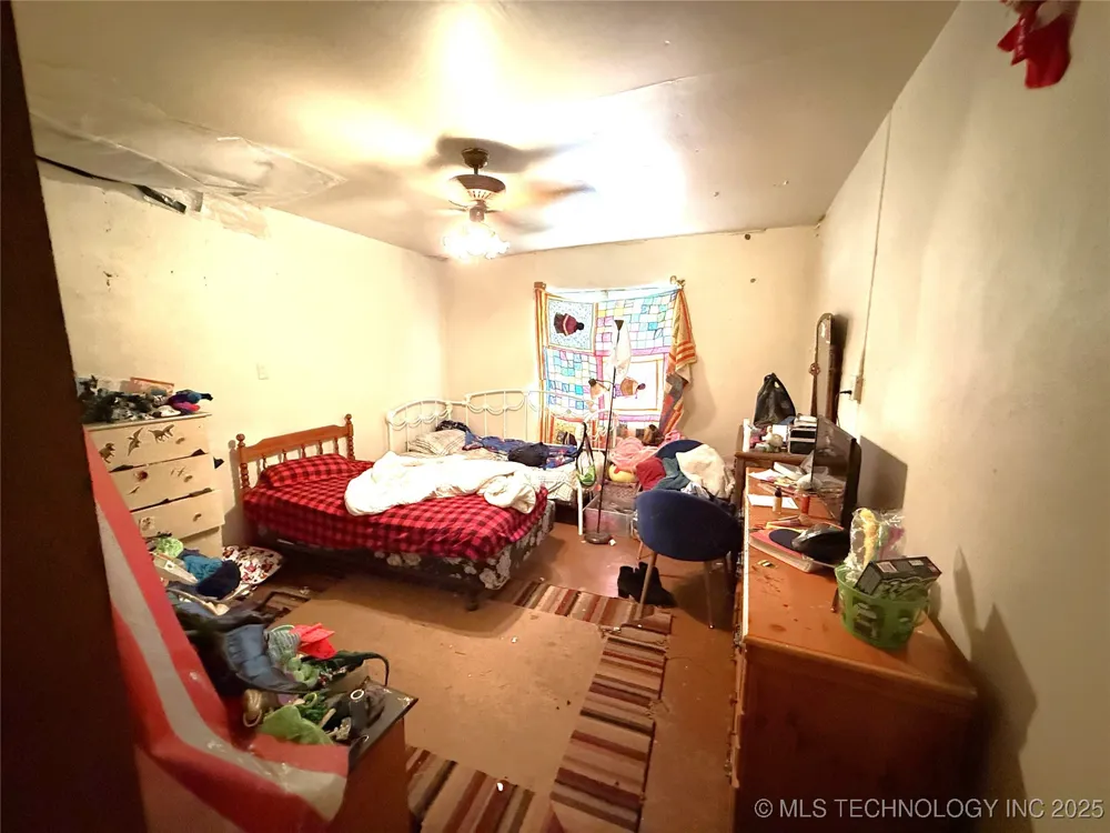319 E Oak Street Stilwell, OK 74960