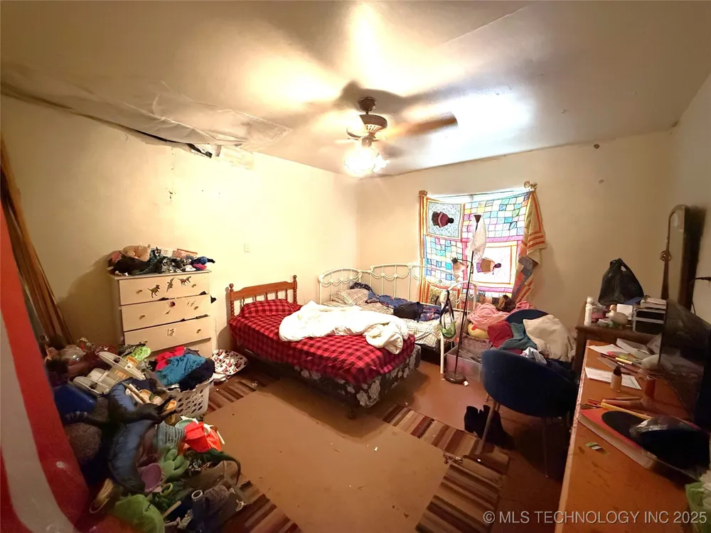 319 E Oak Street Stilwell, OK 74960