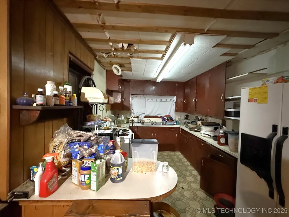 319 E Oak Street Stilwell, OK 74960