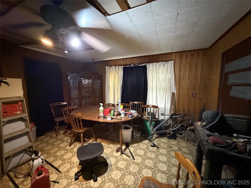 319 E Oak Street Stilwell, OK 74960