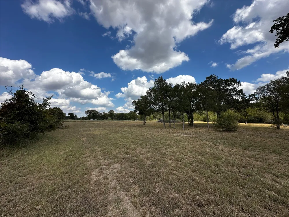 1501 Old Colony Line Road Dale, TX 78616