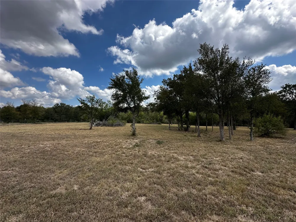 1501 Old Colony Line Road Dale, TX 78616