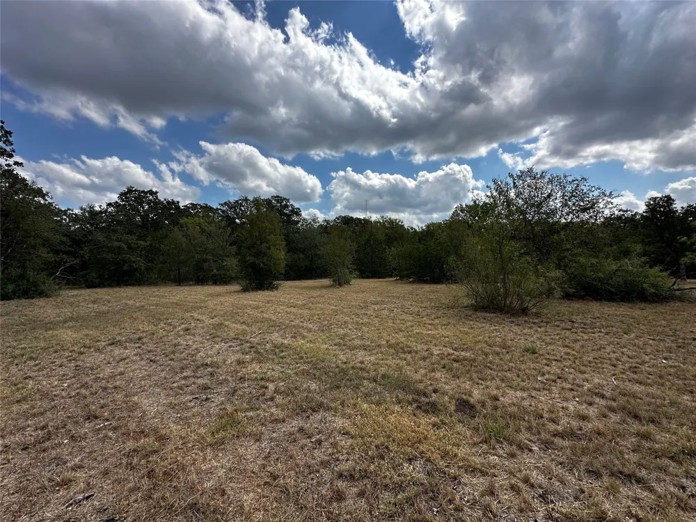 1501 Old Colony Line Road Dale, TX 78616