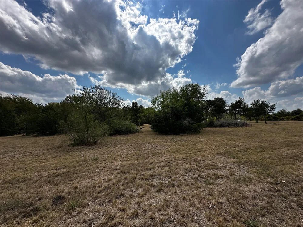 1501 Old Colony Line Road Dale, TX 78616