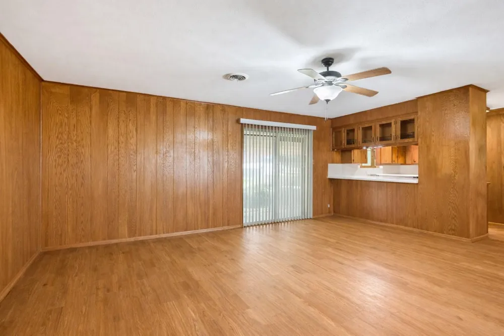 5604 Highway 105 Hull, TX 77564