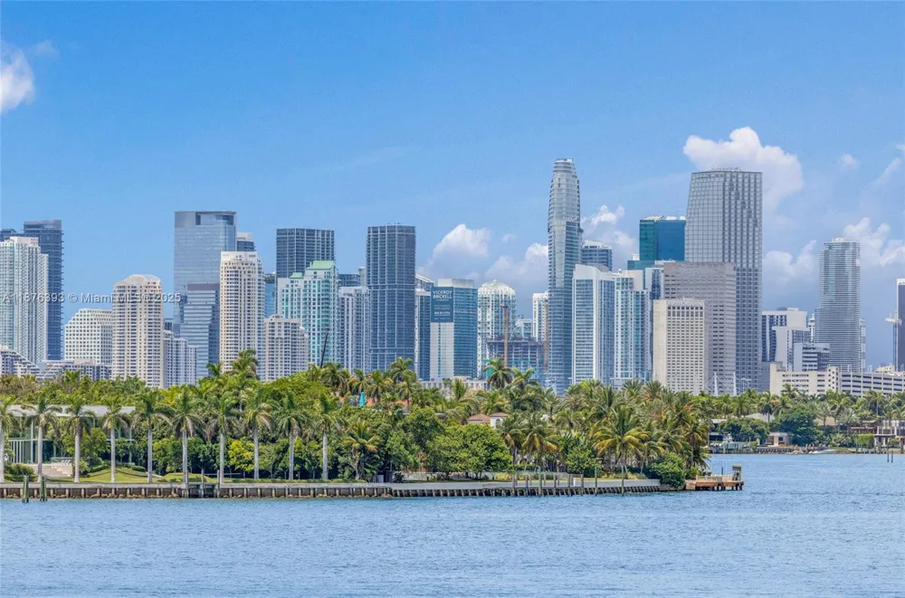 1228 West Ave #312 Miami Beach, FL 33139