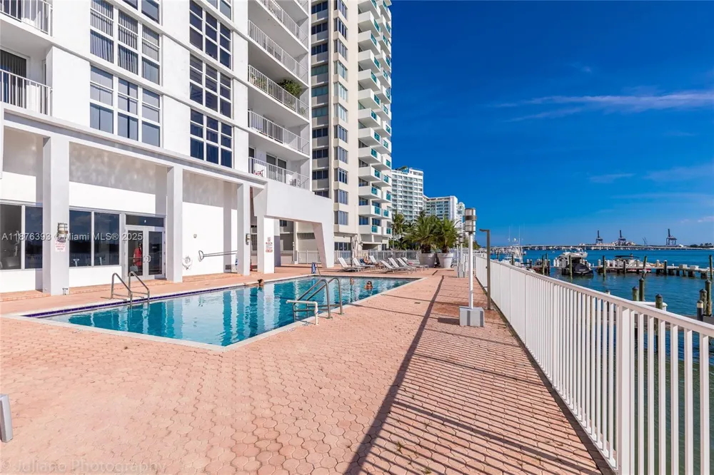 1228 West Ave #312 Miami Beach, FL 33139