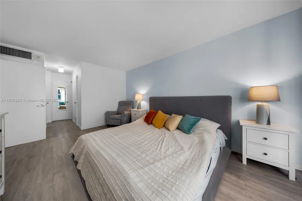 1228 West Ave #312 Miami Beach, FL 33139