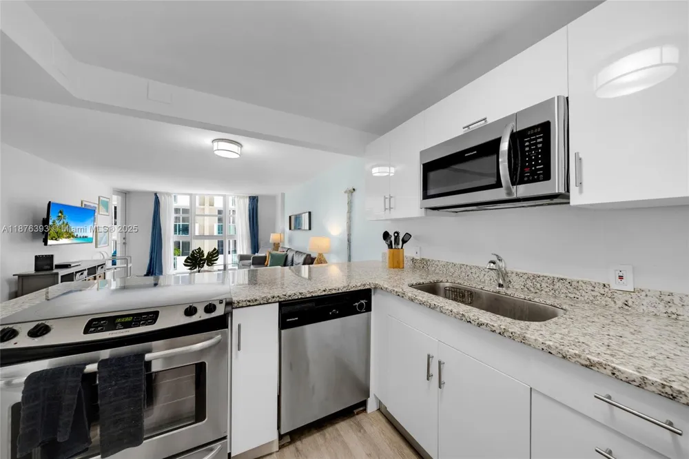 1228 West Ave #312 Miami Beach, FL 33139