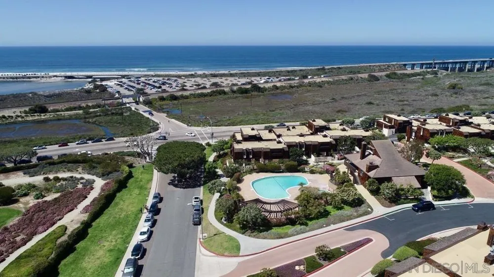 13053 Caminito Del Rocio Del Mar, CA 92014