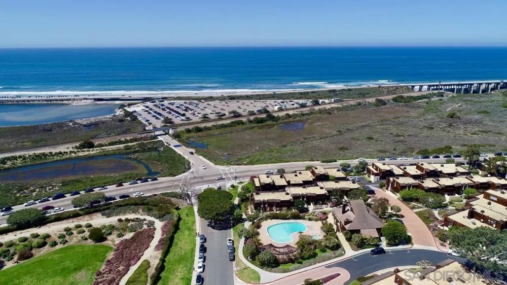 13053 Caminito Del Rocio Del Mar, CA 92014