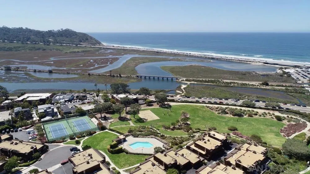13053 Caminito Del Rocio Del Mar, CA 92014