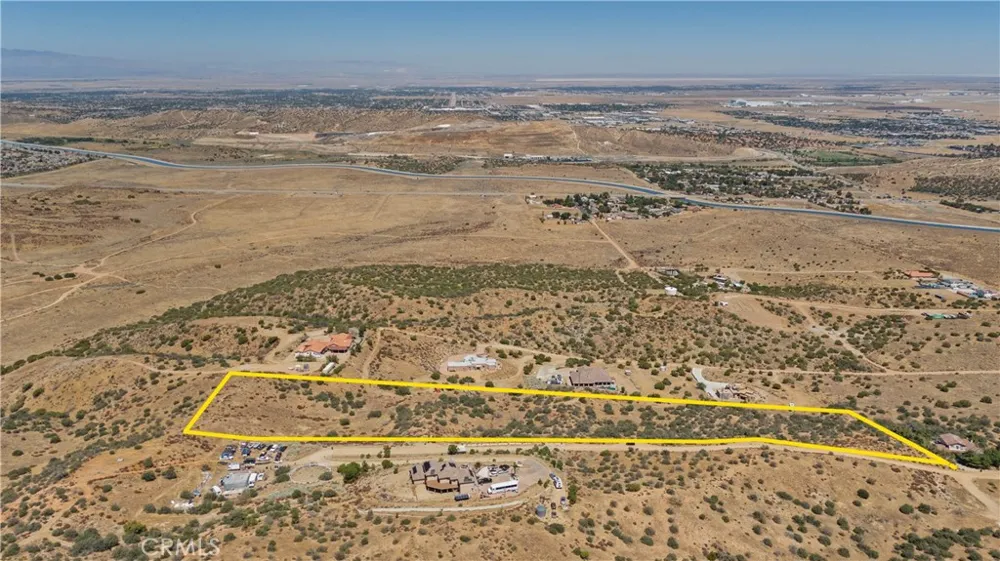 W Lago Lindo Road Palmdale, CA 93551
