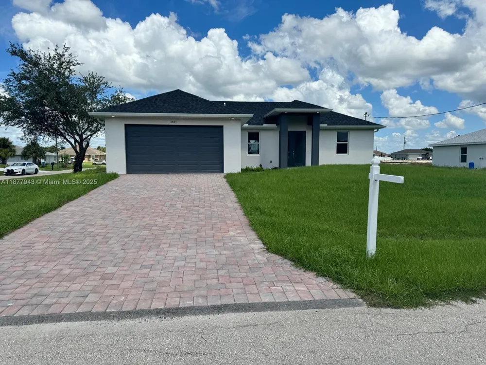 2044 Crawford Ave N Lehigh Acres, FL 33971