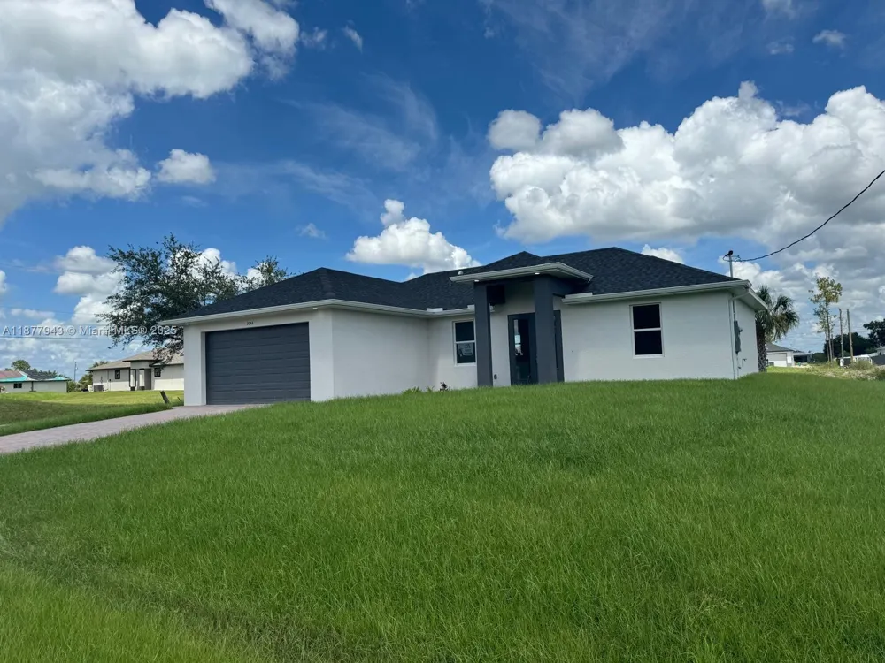 2044 Crawford Ave N Lehigh Acres, FL 33971
