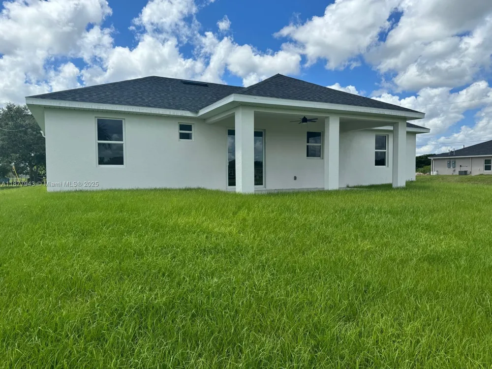 2044 Crawford Ave N Lehigh Acres, FL 33971