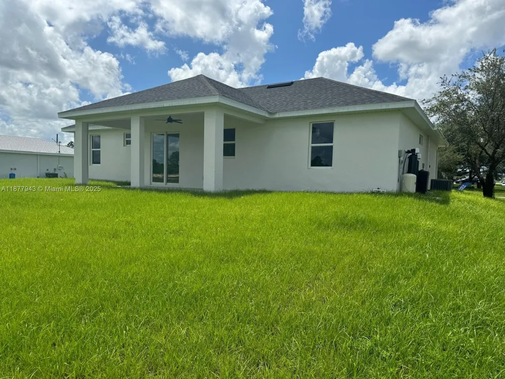2044 Crawford Ave N Lehigh Acres, FL 33971