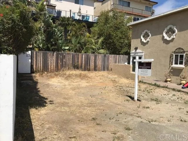 912 Mira Mar Place Oceanside, CA 92054