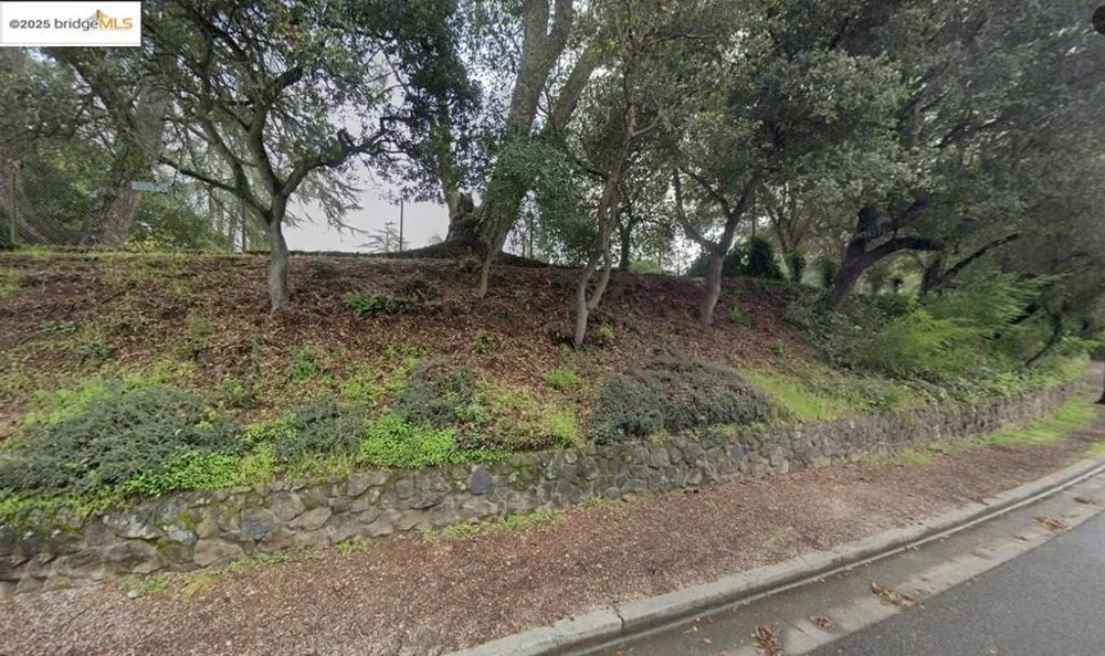 Bullard DR Oakland, CA 94611