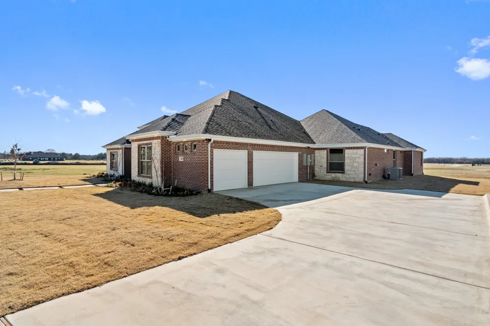 1607 Pebble Beach Lane Cedar Hill, TX 75104