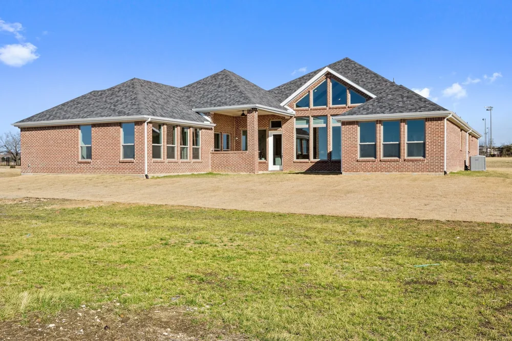 1607 Pebble Beach Lane Cedar Hill, TX 75104