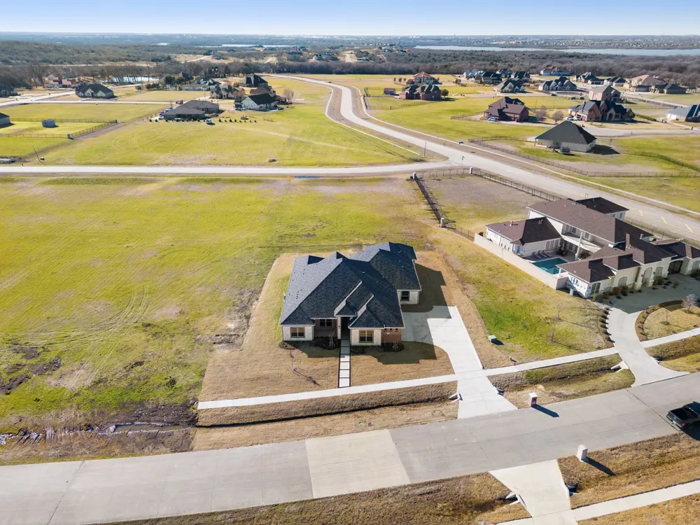 1607 Pebble Beach Lane Cedar Hill, TX 75104