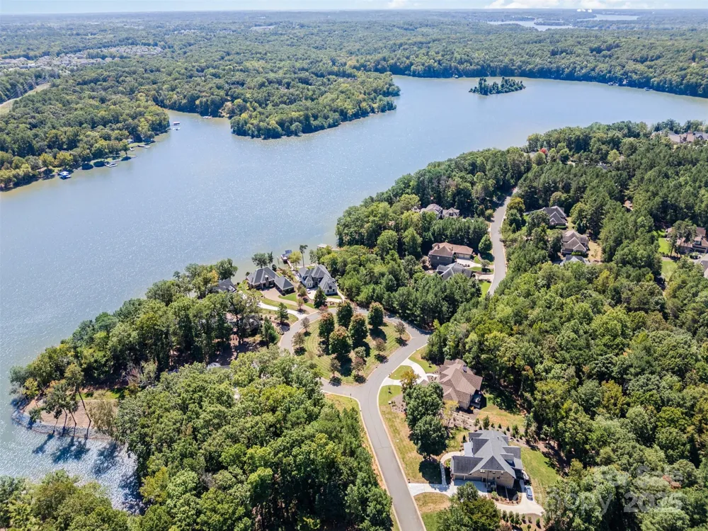 3200 Lake Pointe Drive Belmont, NC 28012