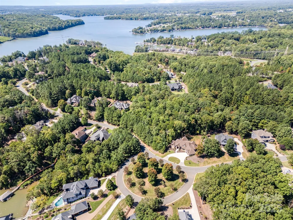 3200 Lake Pointe Drive Belmont, NC 28012