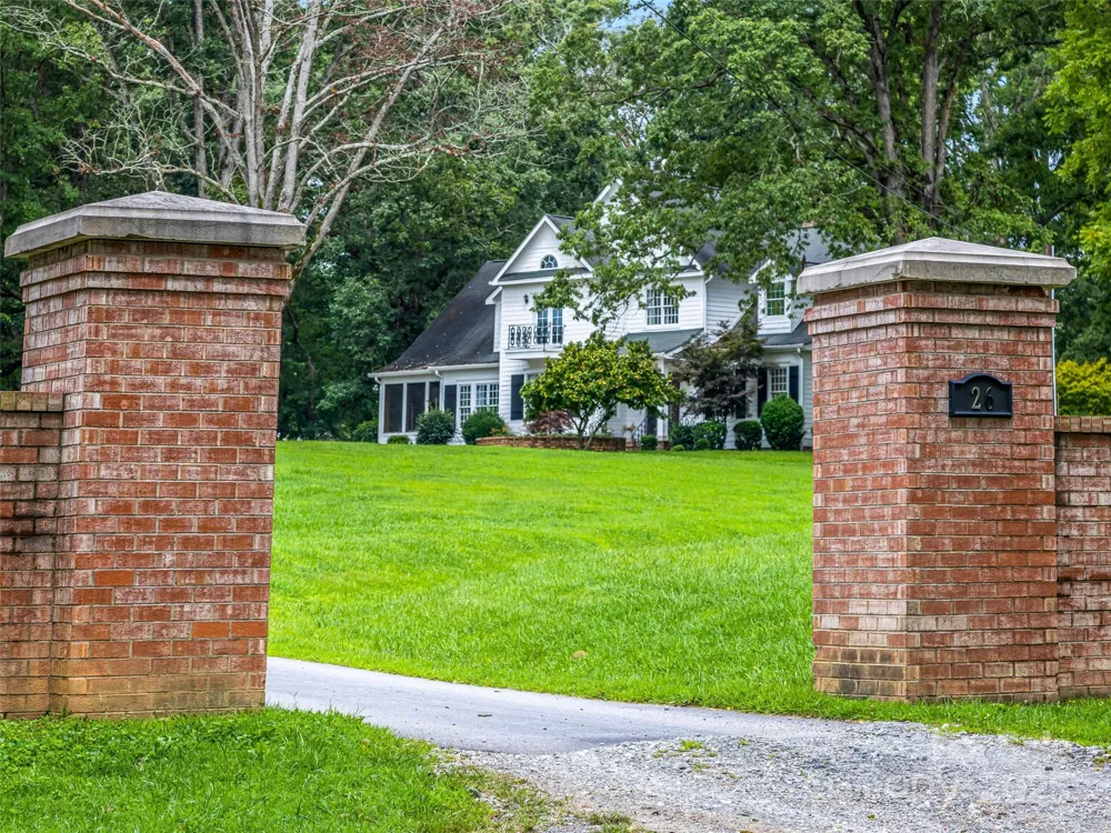 26 Cook Lane Mills River, NC 28759