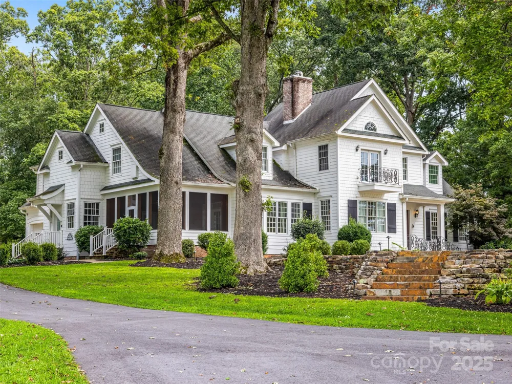 26 Cook Lane Mills River, NC 28759