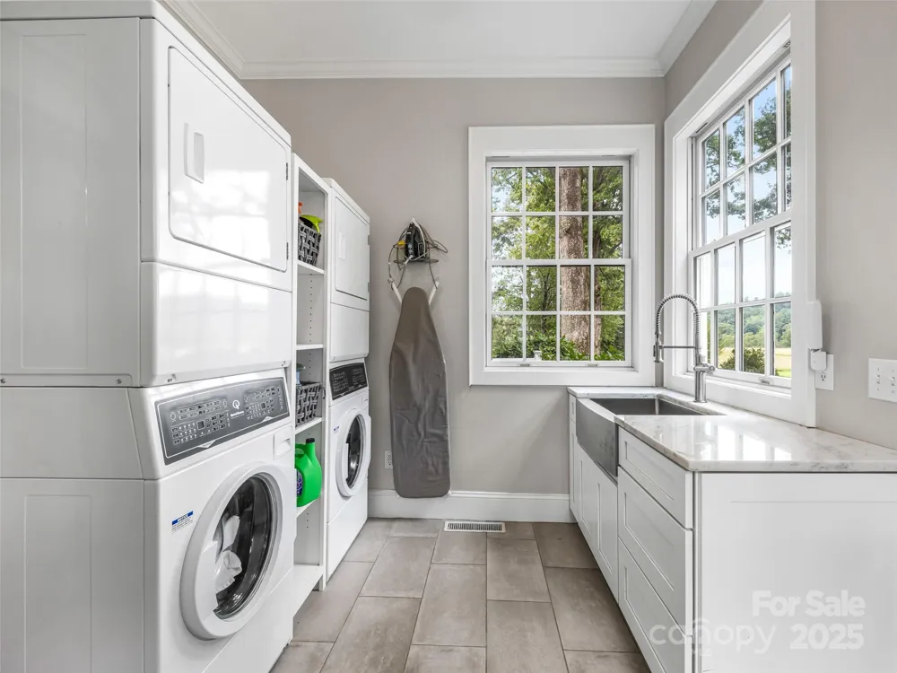 26 Cook Lane Mills River, NC 28759