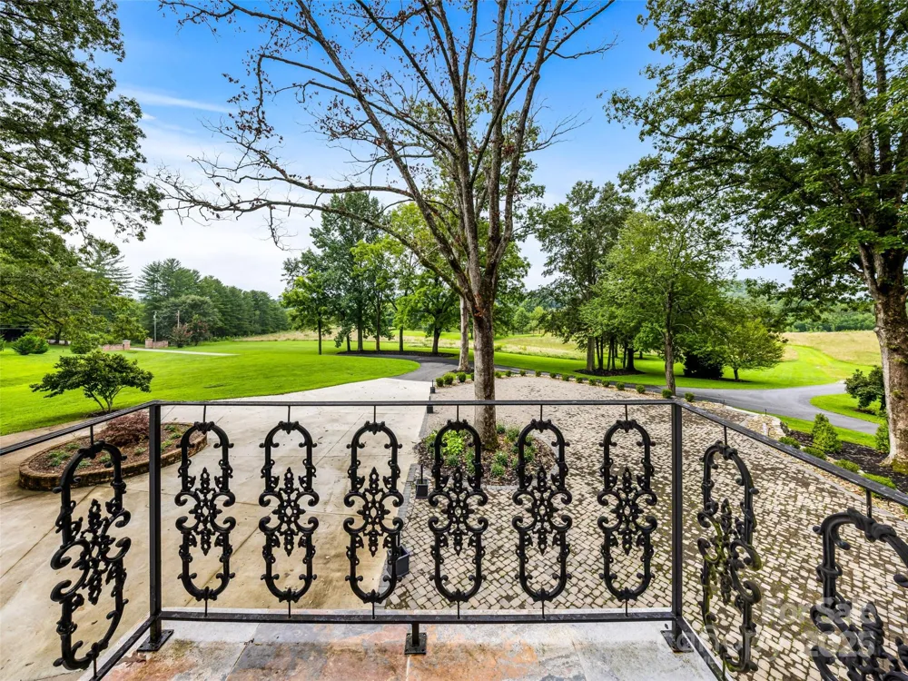 26 Cook Lane Mills River, NC 28759