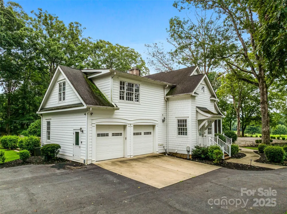 26 Cook Lane Mills River, NC 28759