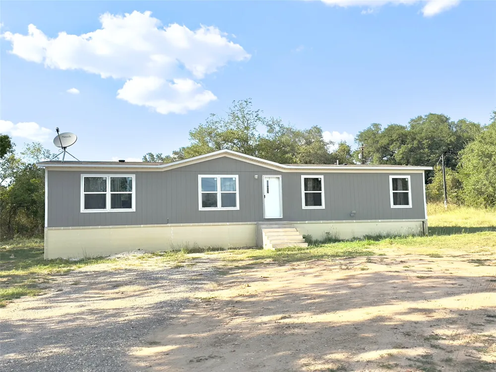 1869 Young Lane Lockhart, TX 78644