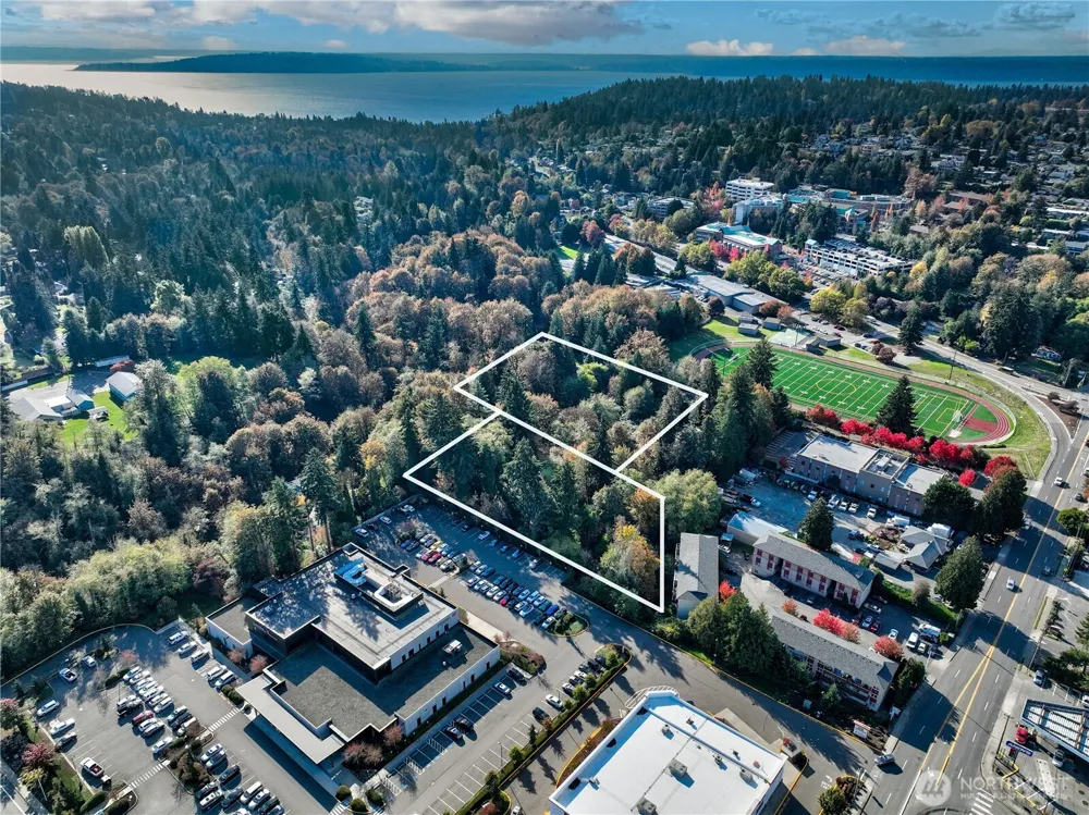 16504 3rd Avenue SW Burien, WA 98166