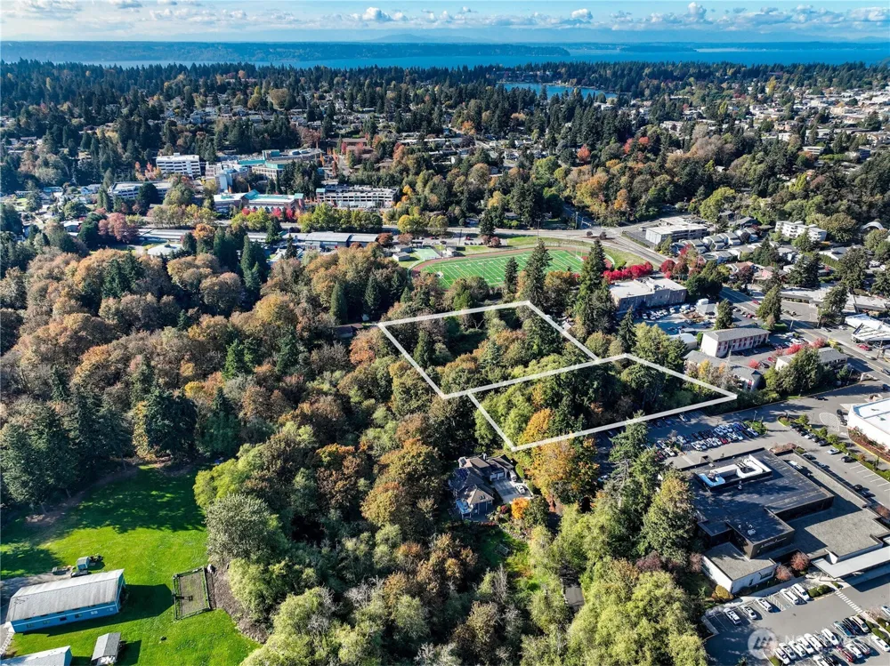 16504 3rd Avenue SW Burien, WA 98166