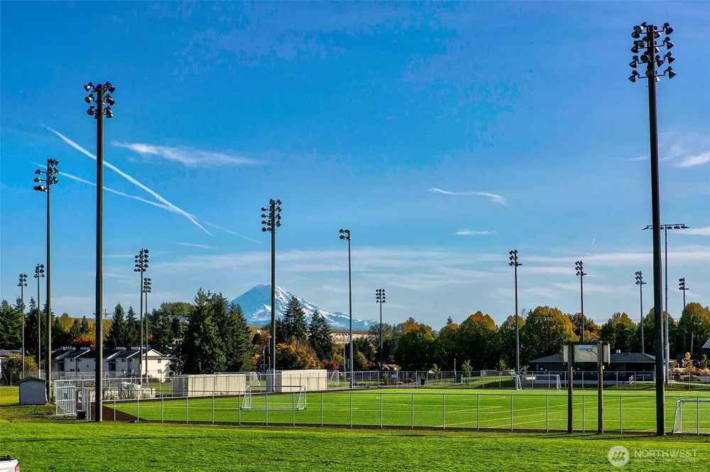 16504 3rd Avenue SW Burien, WA 98166