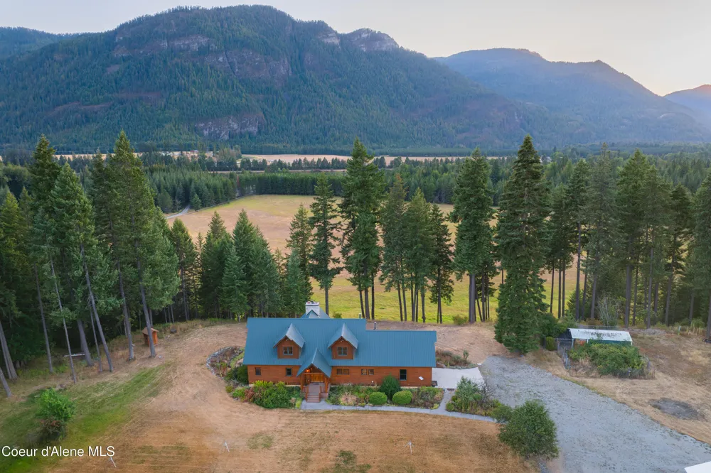 58250 Hwy 200 Clark Fork, ID 83811