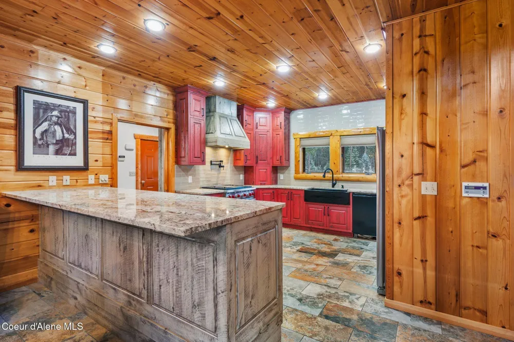 58250 Hwy 200 Clark Fork, ID 83811