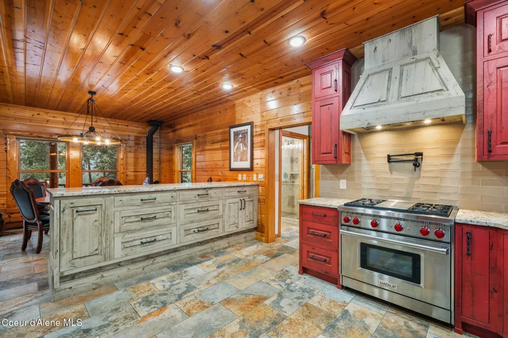 58250 Hwy 200 Clark Fork, ID 83811