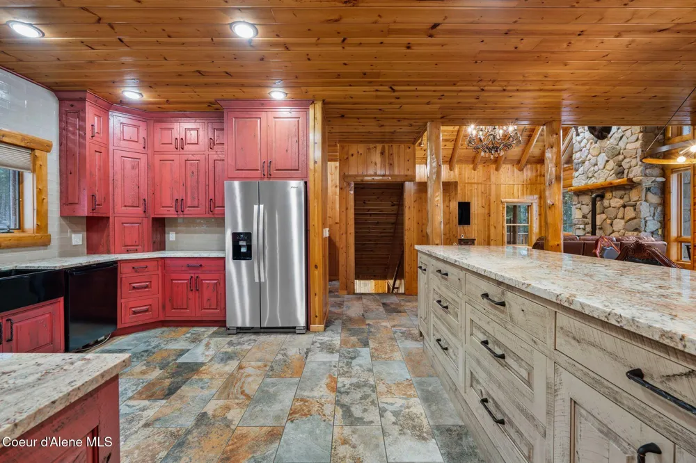 58250 Hwy 200 Clark Fork, ID 83811