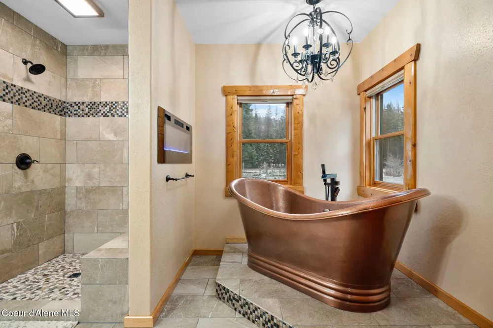 58250 Hwy 200 Clark Fork, ID 83811